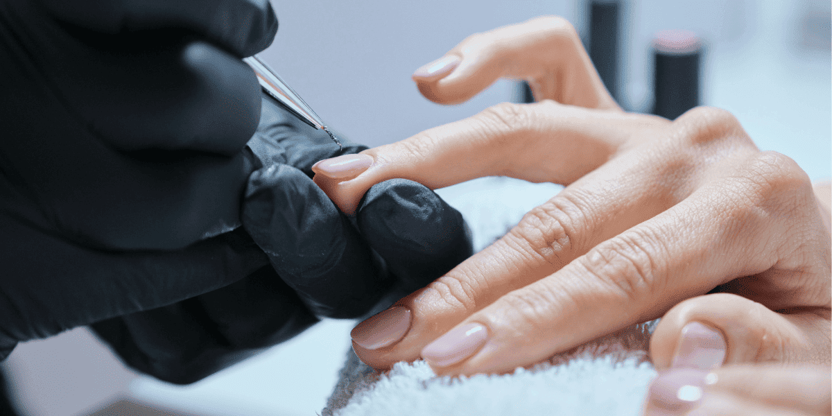 manicure estetico fatto in centro estetico